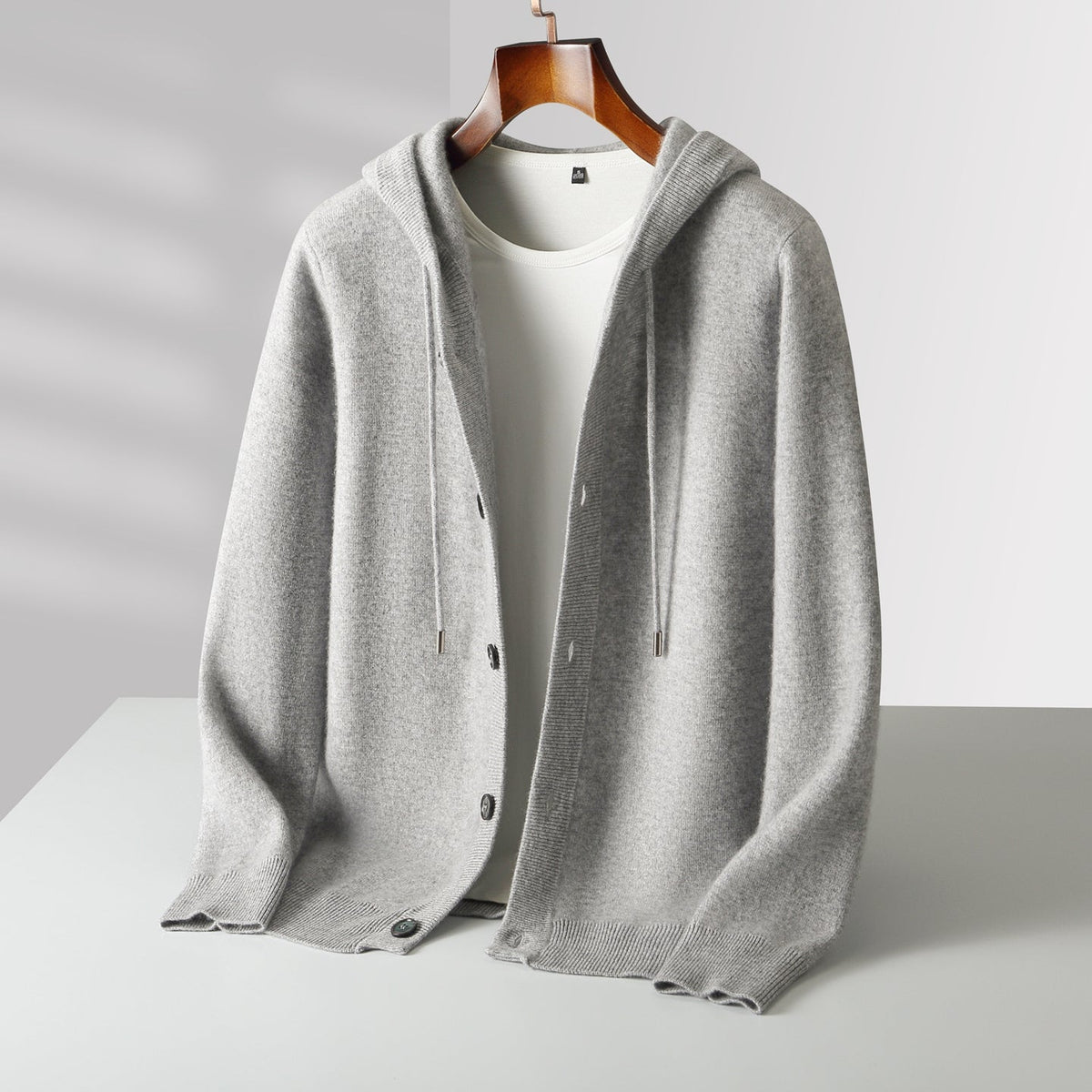 Ovwiss Mavoni™ – Cardigan à Capuche en Laine Mérinos